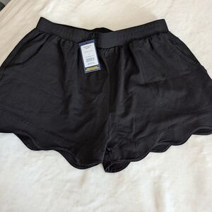 Smash + Tess Black Scallop-Hem Athletic Shorts